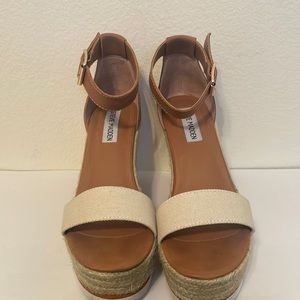 Steve Madden Veda Wedge Sandals. Size 7.